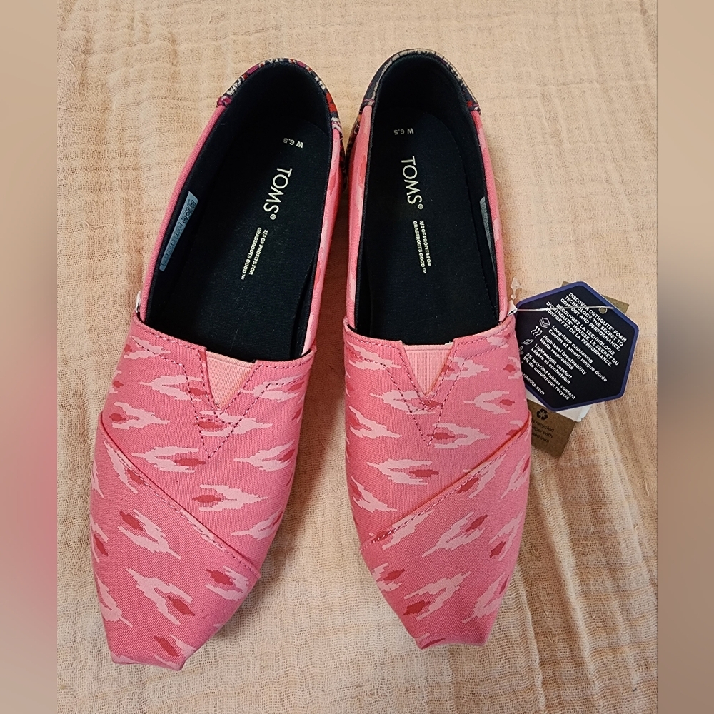 Toms Women's Alpargata Rose Pink Ikat Arrows Print Size 6.5 EU 37